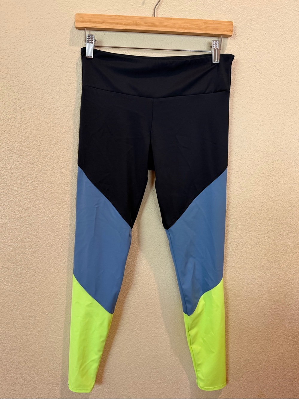 Onzie Colorblock Leggings in Black, Blue, Neon Yellow